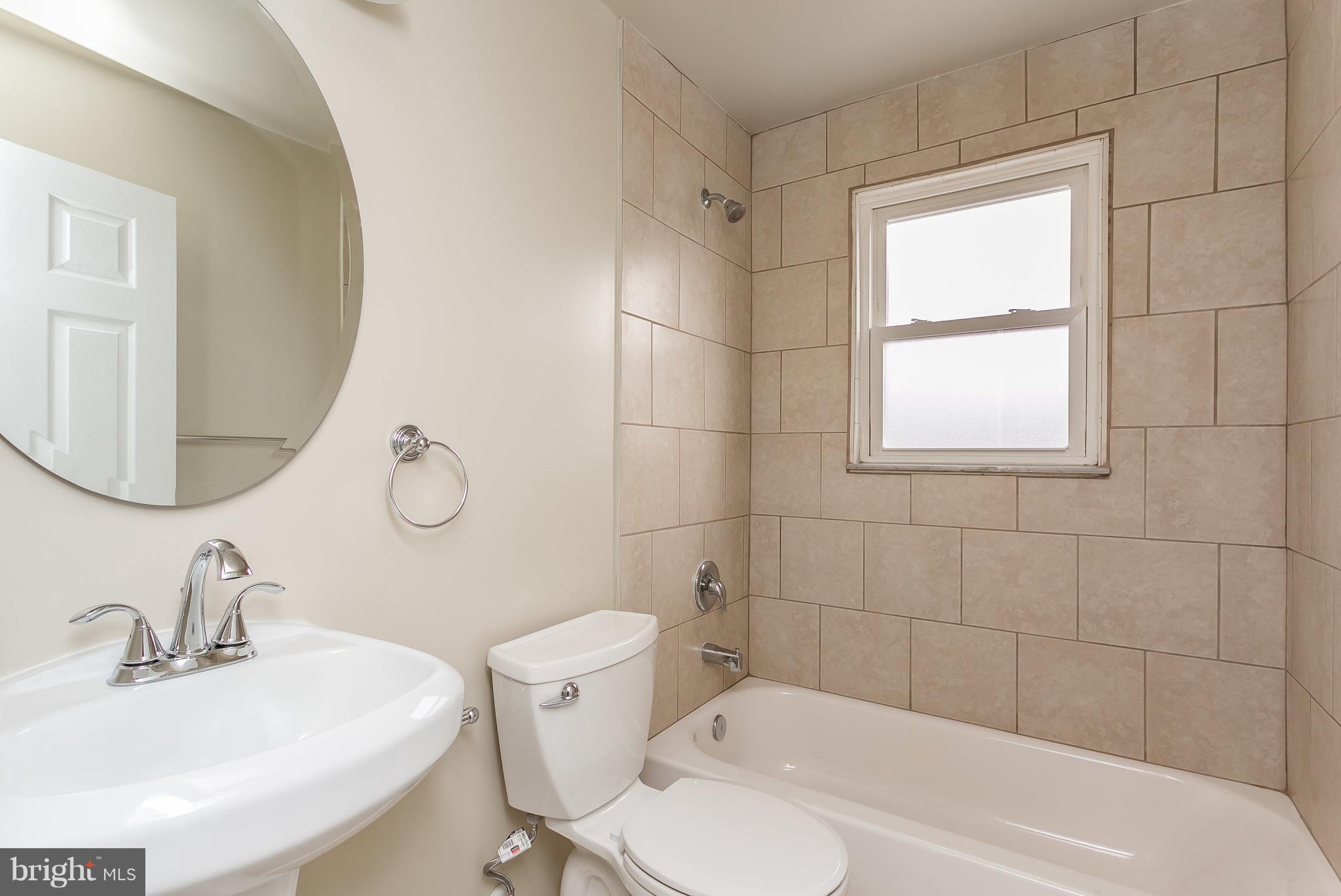 2232 Firethorn Road Baltimore, MD 21220 - Photo 8 of 15 Bath