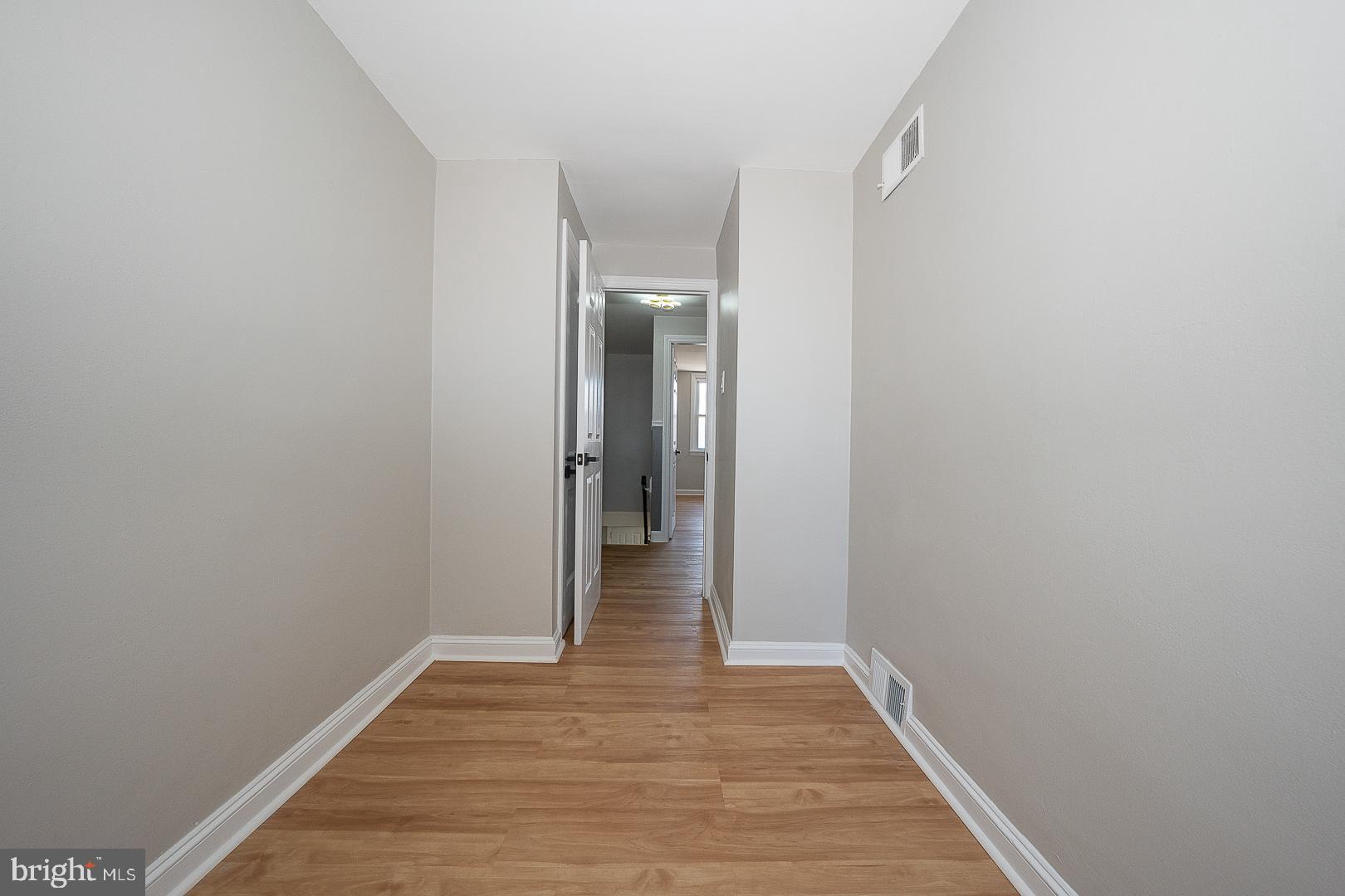 242 Spring Valley Road Darby, PA 19023 - Photo 25 of 45
