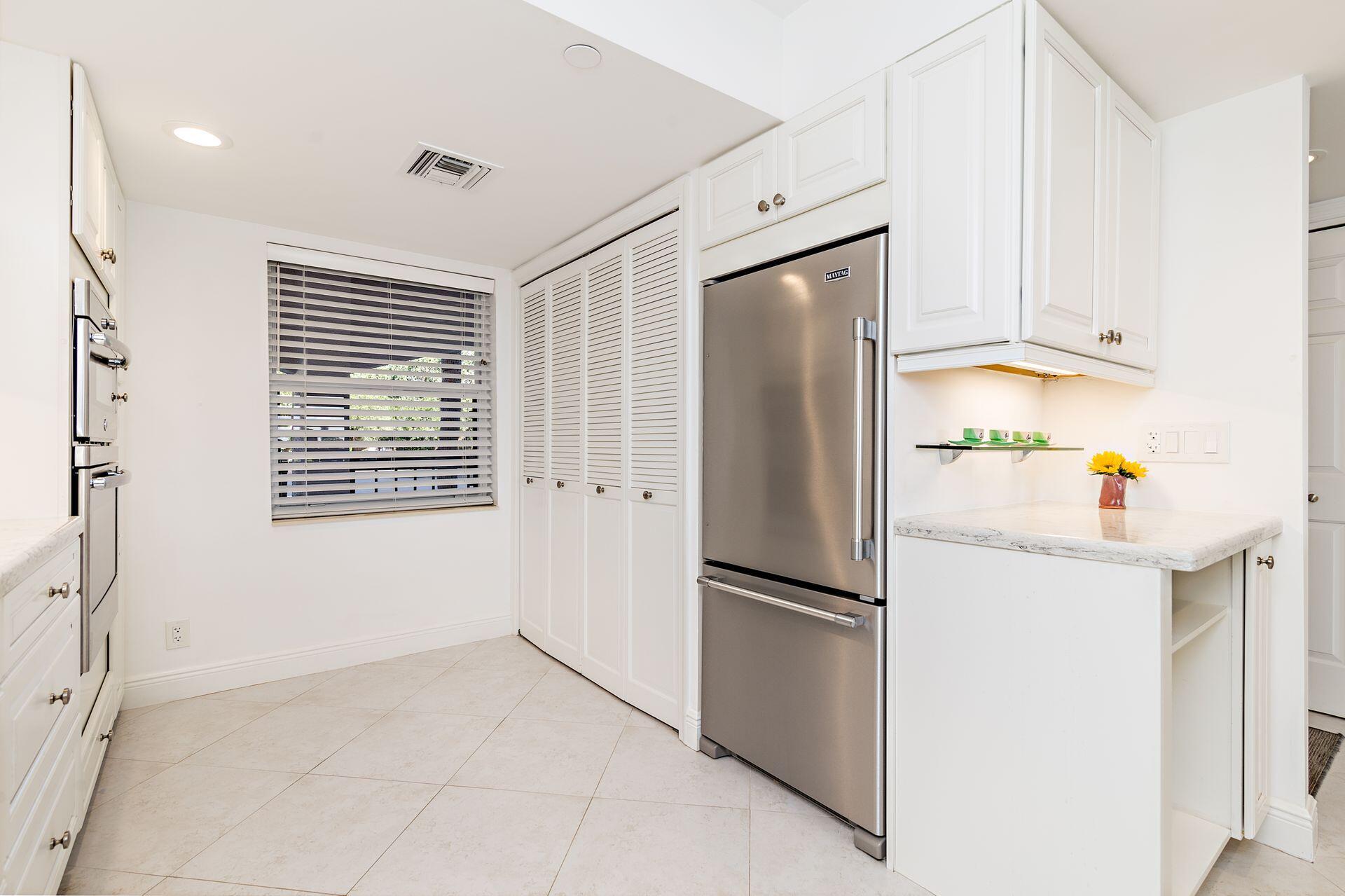356 Golfview Road, Unit 209 North Palm Beach, FL 33408 - Photo 8 of 32 13