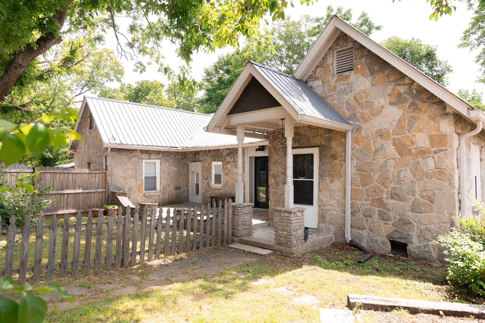 1525 Riverside Drive Nashville, TN 37206 - Photo 2 of 31