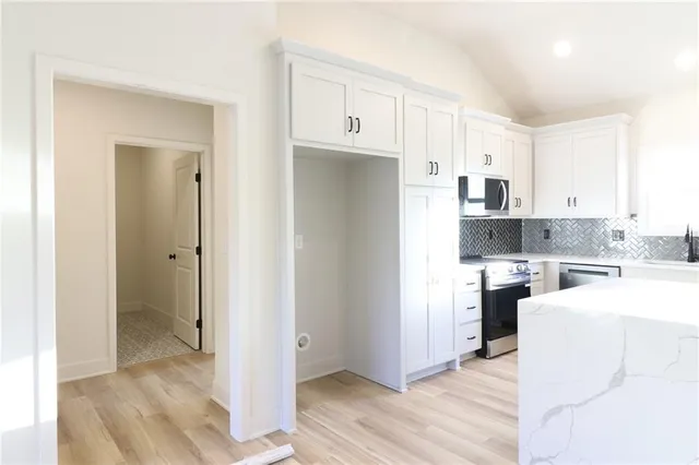 $339,900 | 218 North Boardman Street, Pleasant Hill, MO 64080