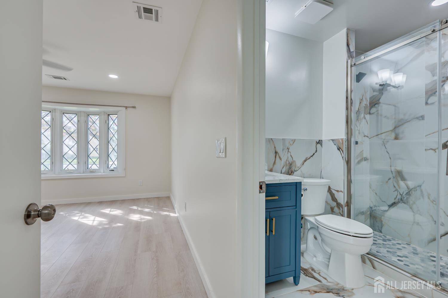6 Woodbury Road Edison, NJ 08820 - Photo 18 of 32