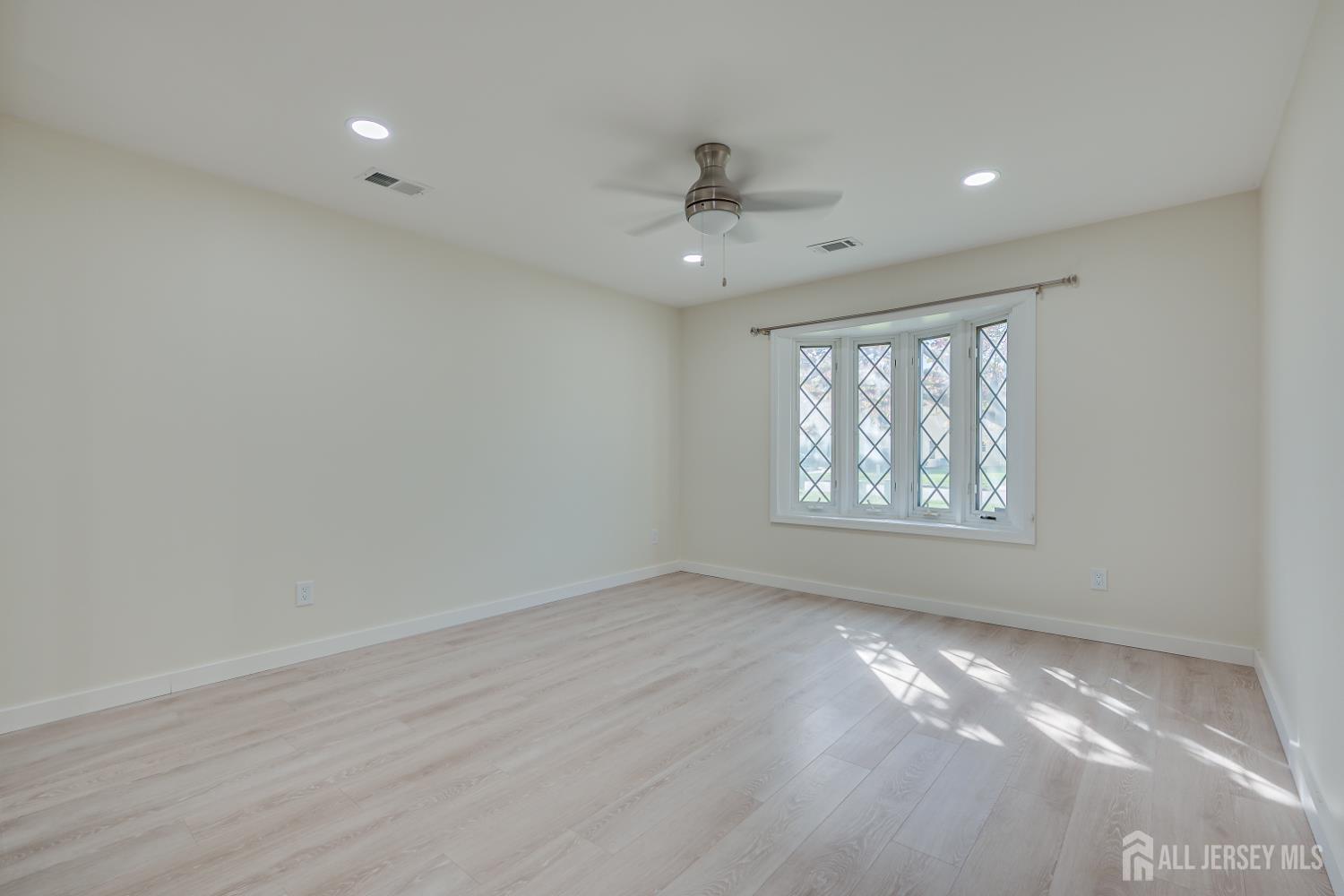 6 Woodbury Road Edison, NJ 08820 - Photo 19 of 32