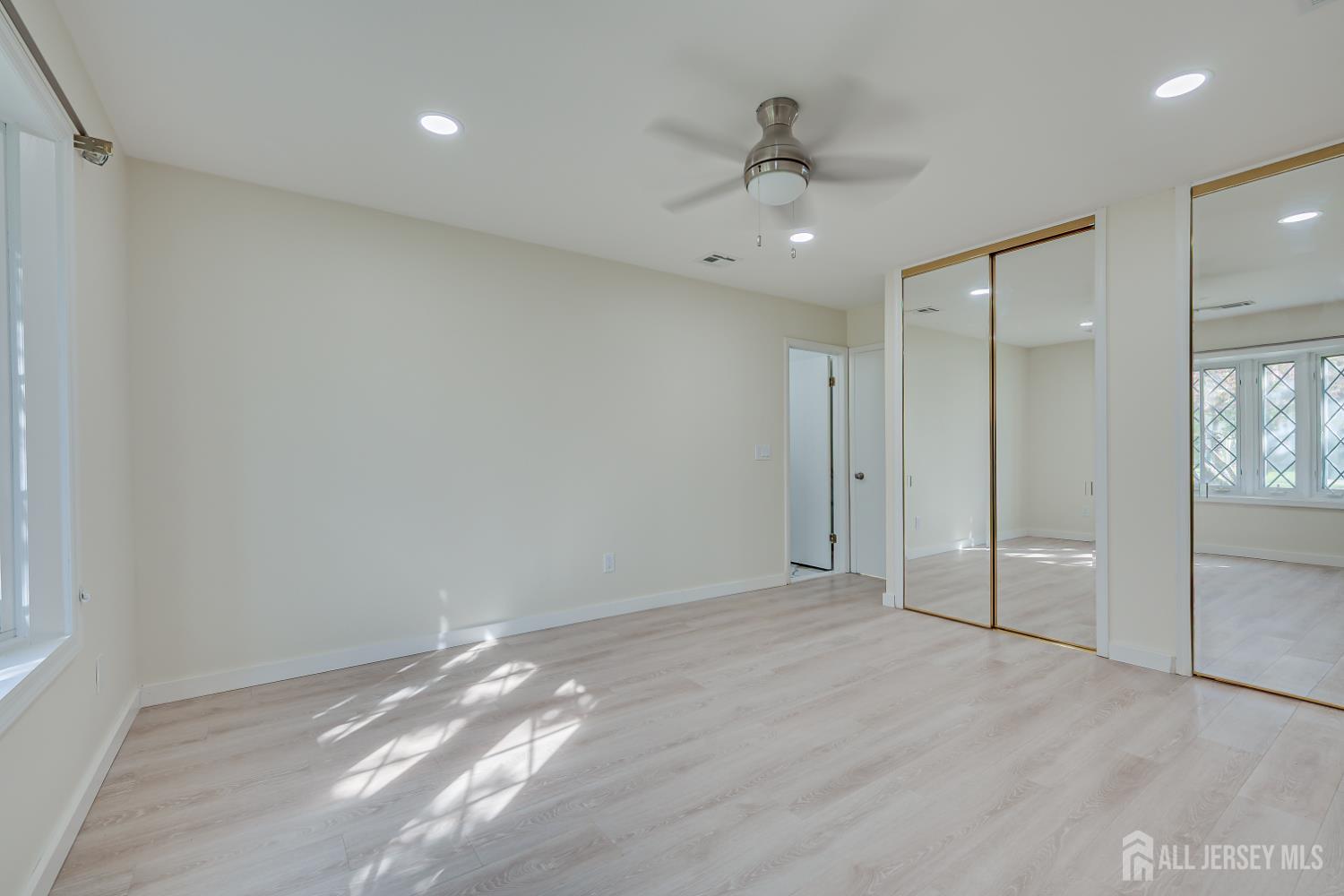 6 Woodbury Road Edison, NJ 08820 - Photo 20 of 32