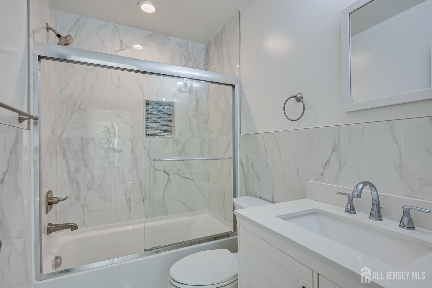 6 Woodbury Road Edison, NJ 08820 - Photo 25 of 32