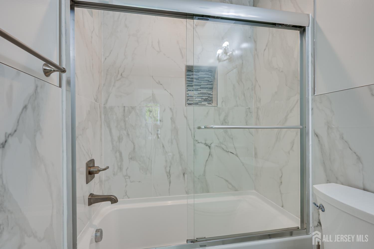 6 Woodbury Road Edison, NJ 08820 - Photo 26 of 32