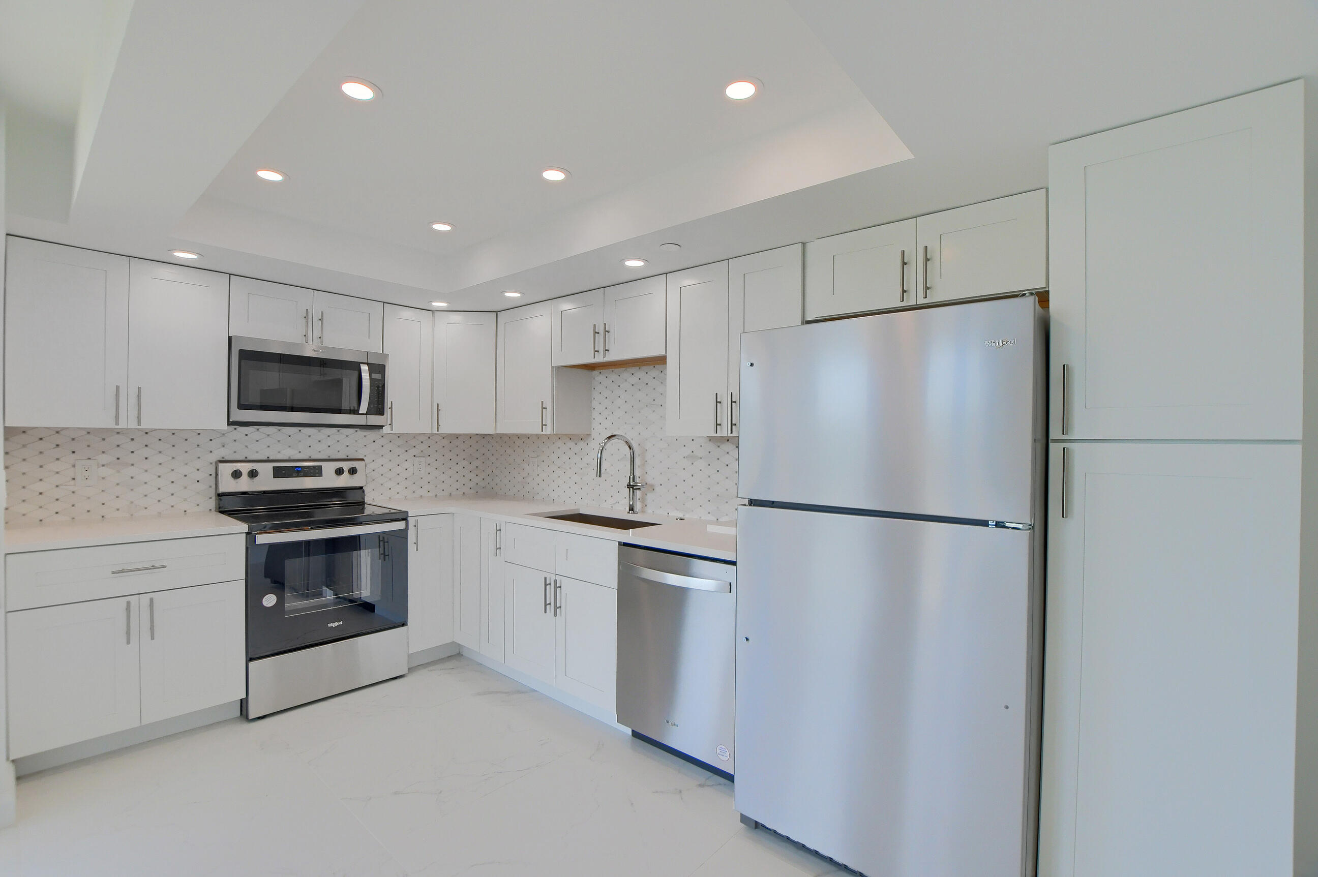 7819 Lakeside Boulevard, Unit 842 Boca Raton, FL 33434 - Photo 18 of 58 08_ebf_3350-hdr(5)