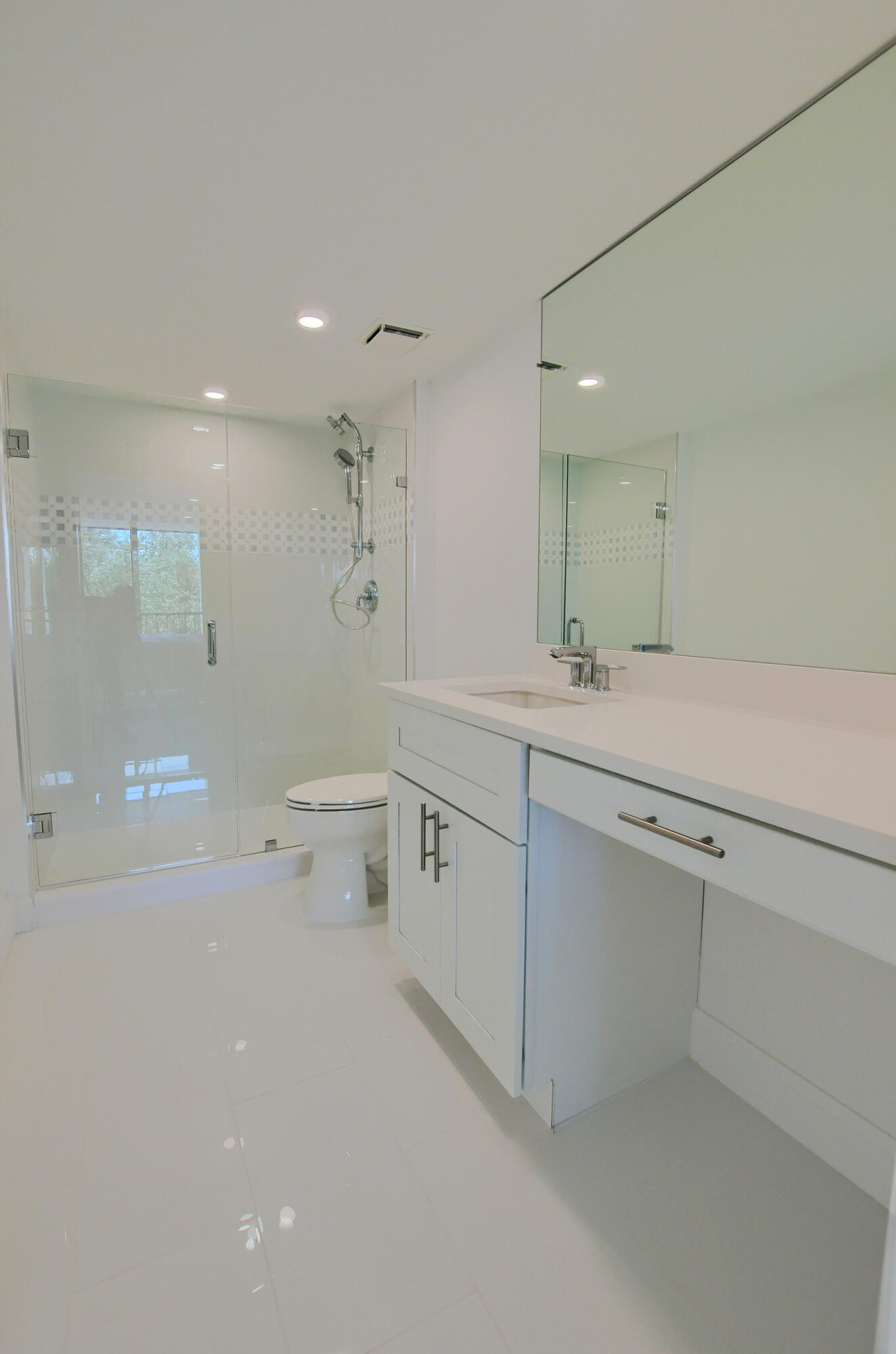 7819 Lakeside Boulevard, Unit 842 Boca Raton, FL 33434 - Photo 26 of 58 16_ebf_3390-hdr(5)