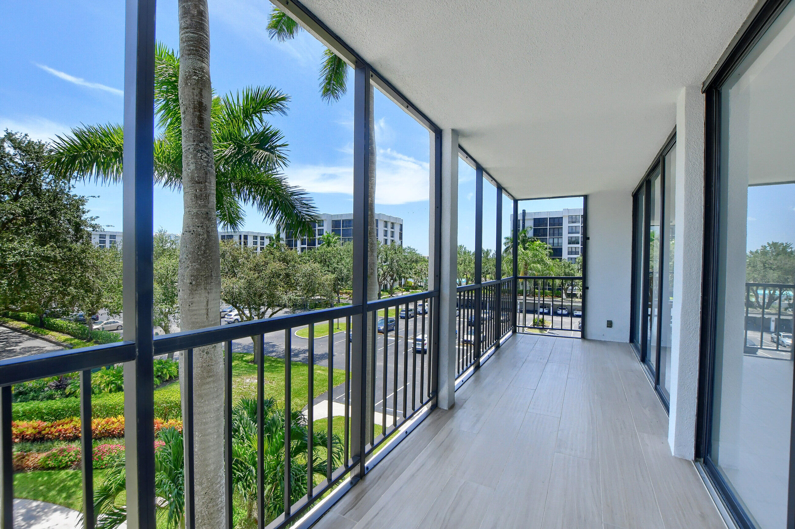 7819 Lakeside Boulevard, Unit 842 Boca Raton, FL 33434 - Photo 6 of 58 25_ebf_3435-hdr(5)
