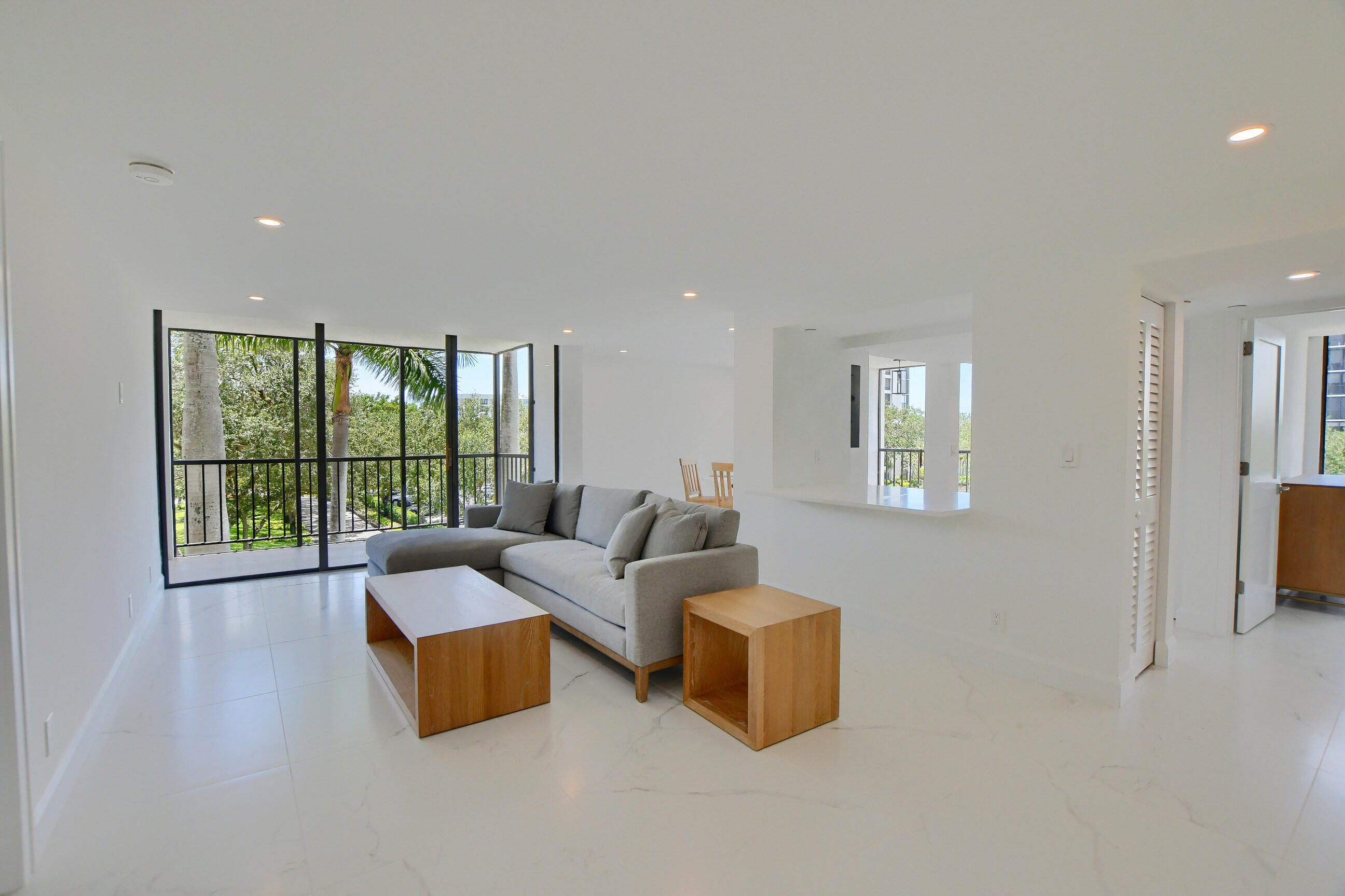 7819 Lakeside Boulevard, Unit 842 Boca Raton, FL 33434 - Photo 10 of 58 02_ebf_3320-hdr(5)