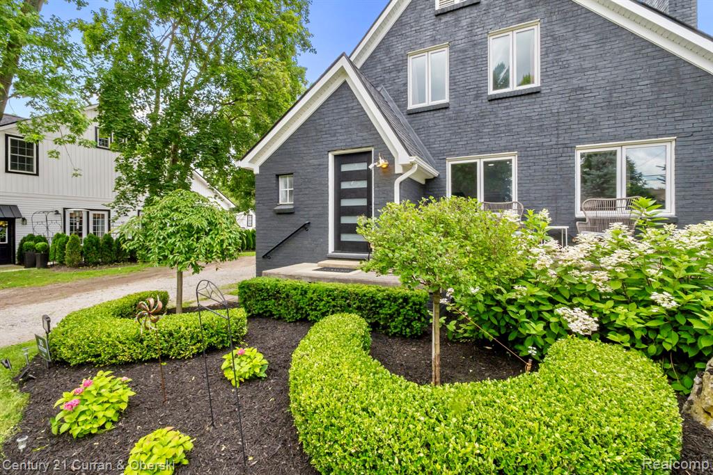 19203 Clement Road Northville, MI 48167 - Photo 7 of 53 Gallery Image 7