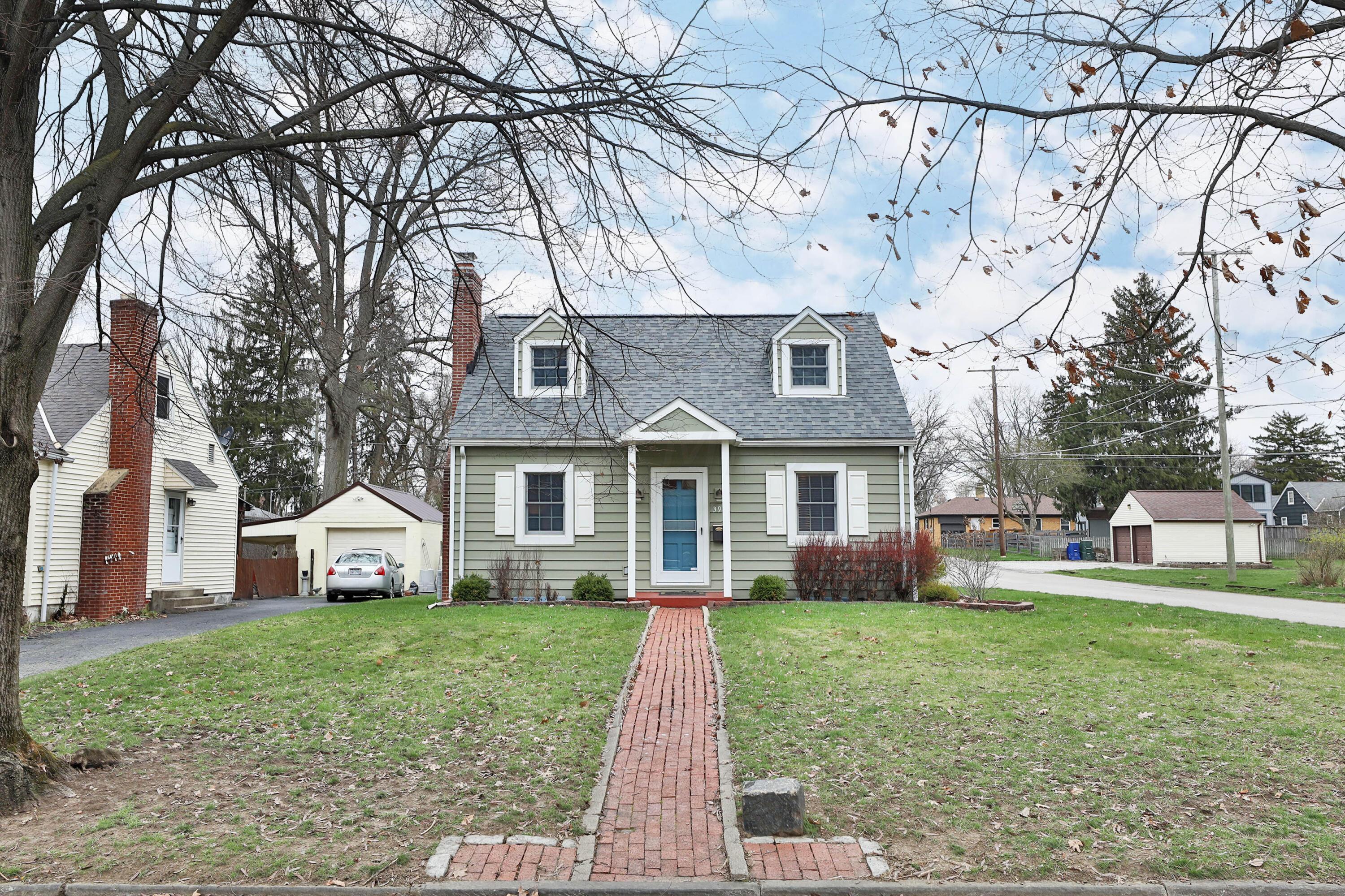390 East Beaumont Road Columbus, OH 43214 - Photo 2 of 52 Great curb appeal