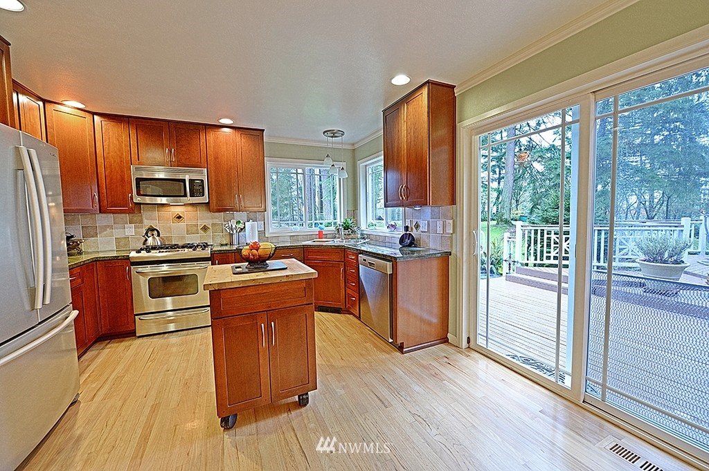 20020 York Road Bothell, WA 98012 - Photo 6 of 23