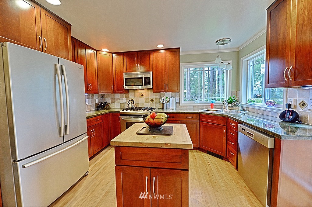 20020 York Road Bothell, WA 98012 - Photo 7 of 23