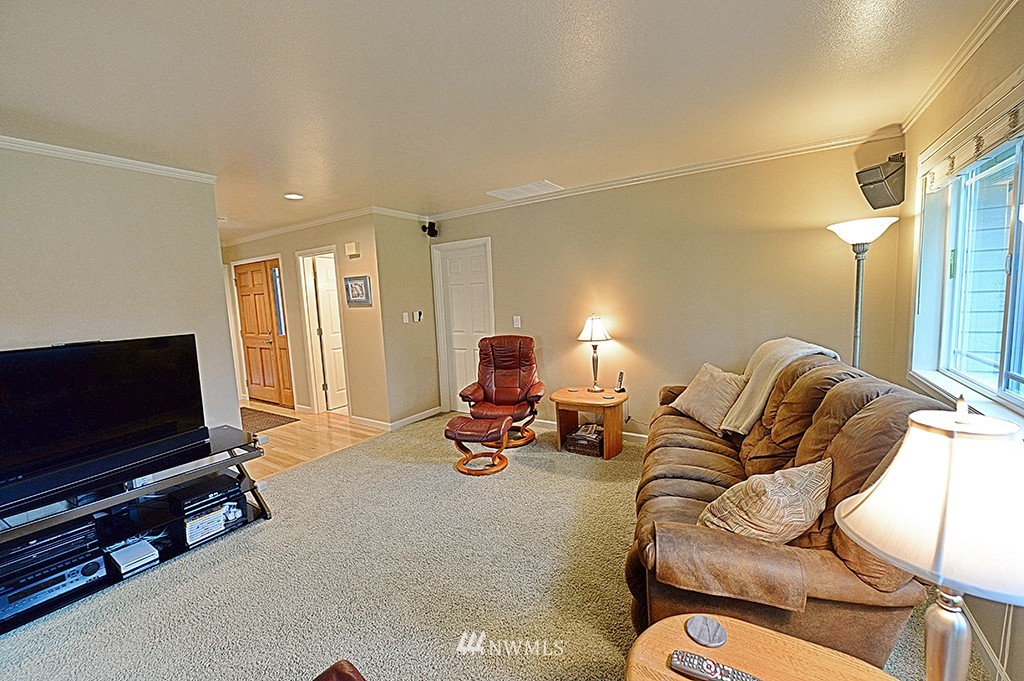 20020 York Road Bothell, WA 98012 - Photo 9 of 23