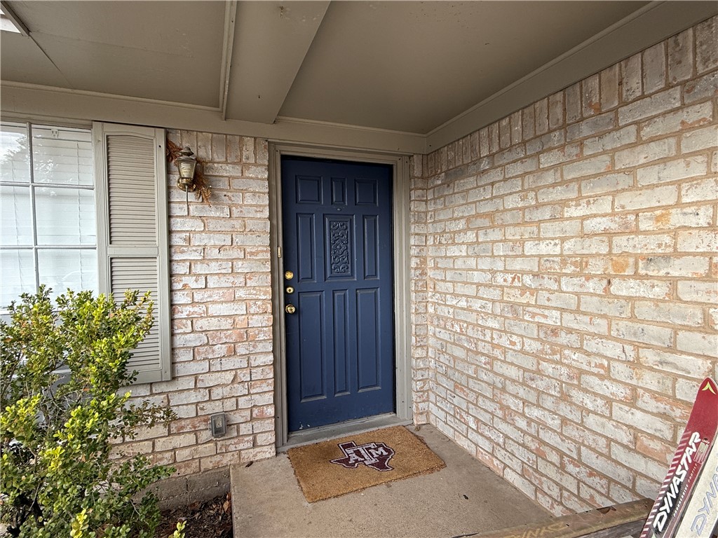 1213 Ridgefield Circle South College Station, TX 77840 - Photo 3 of 25 a bathroom with a shower and a sink