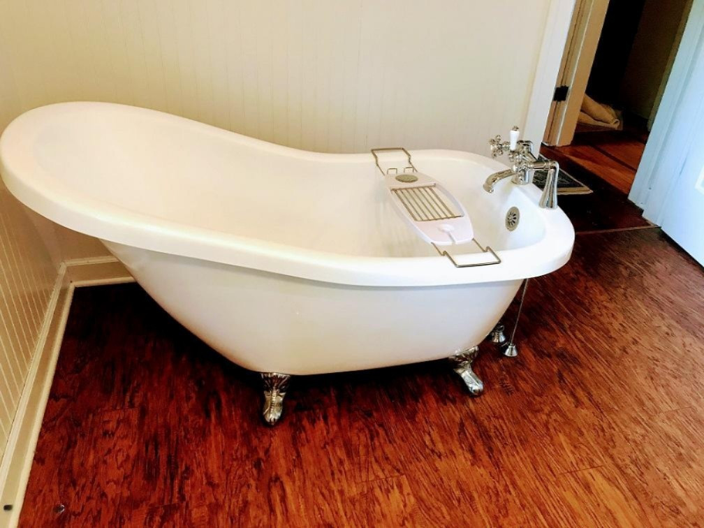 2801 Niles Road St. Joseph, MI 49085 - Photo 27 of 43 2801 Niles bath tub