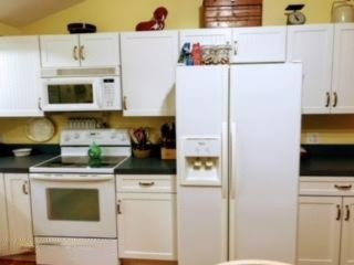 2801 Niles Kitchen 1