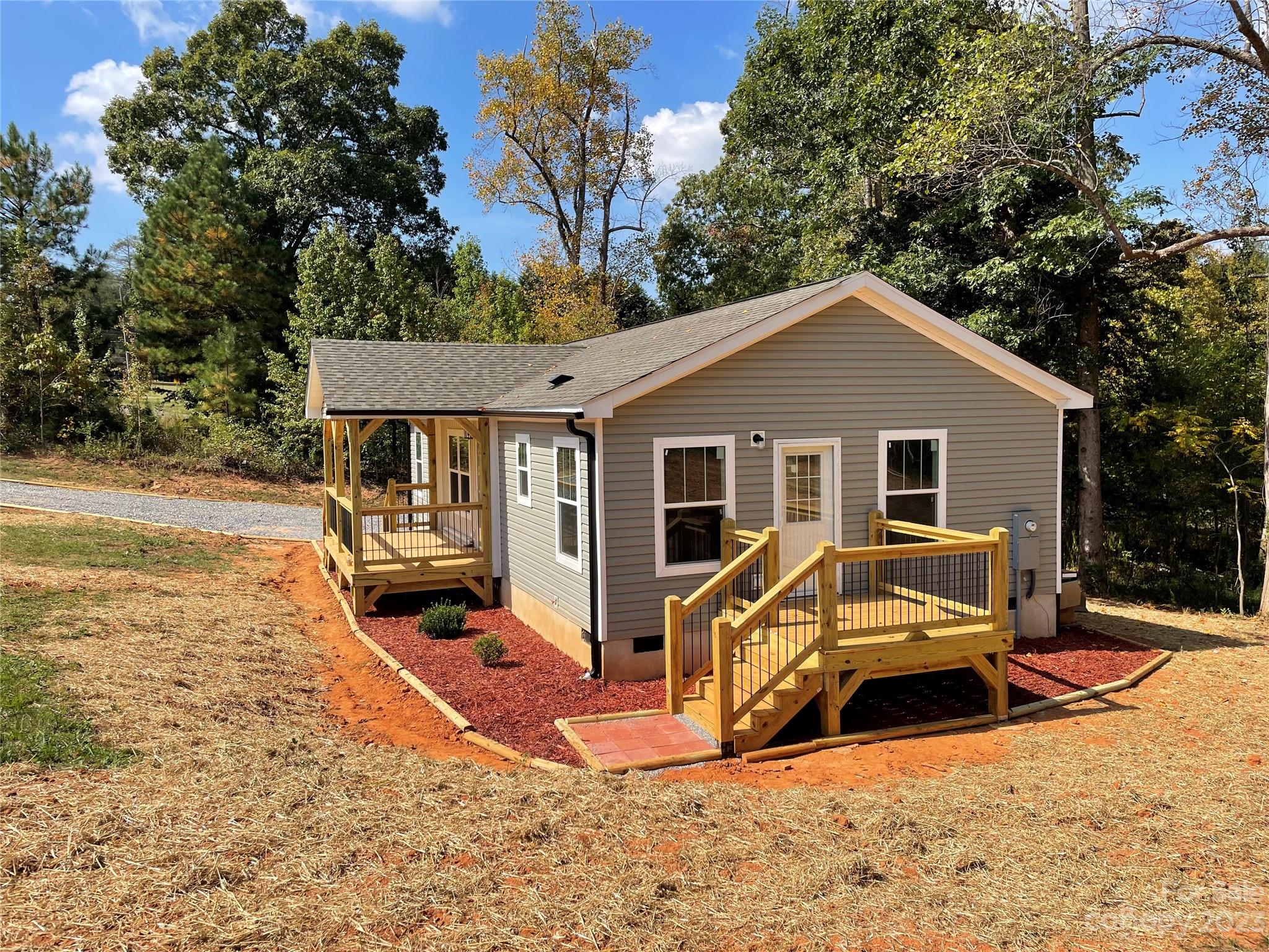 1625 Amherst Road Morganton, NC 28655 - Photo 3 of 34 Gallery Image 3