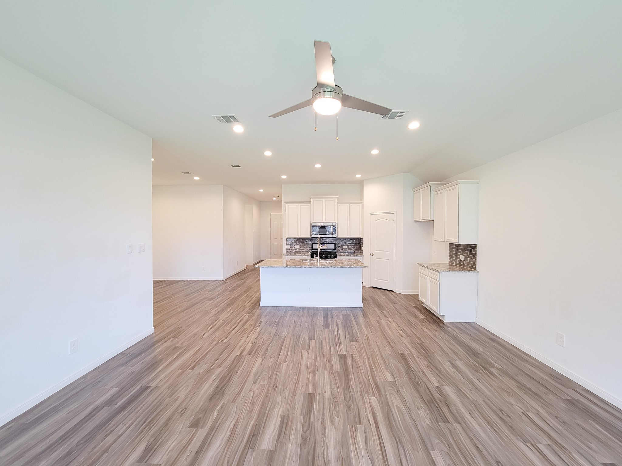 907 Youth Water Road Montgomery, TX 77316 - Photo 13 of 41