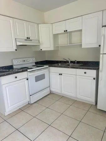 $1,950 | 5649 Southwest 27th Street, Unit 1, West Park, FL 33023