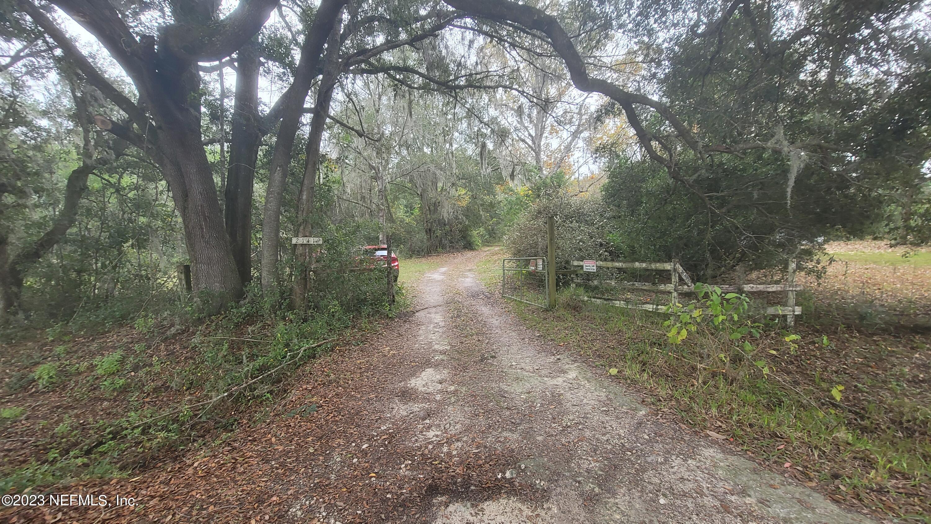 21419 Northwest County 1493 Road Alachua, FL 32615 - Photo 32 of 33 Driveway Entrance