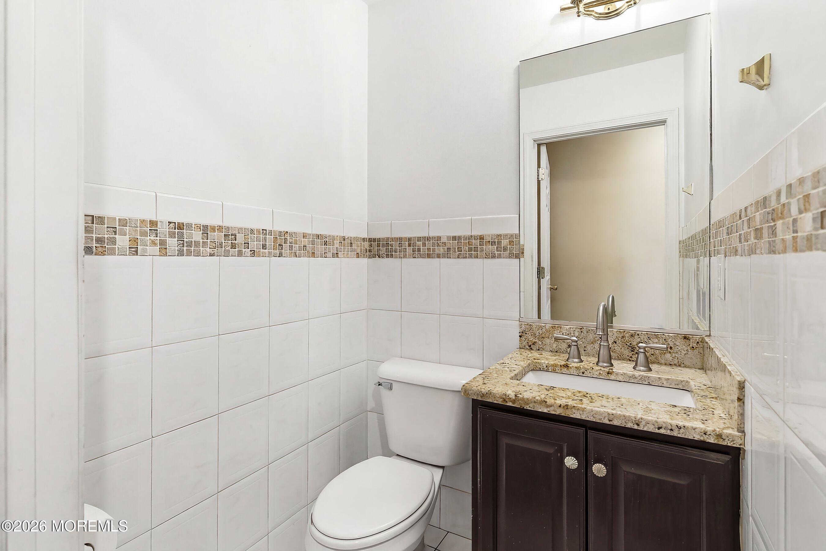 579 Harbor Road Brick, NJ 08724 - Photo 21 of 84 Powder room 1st floor
