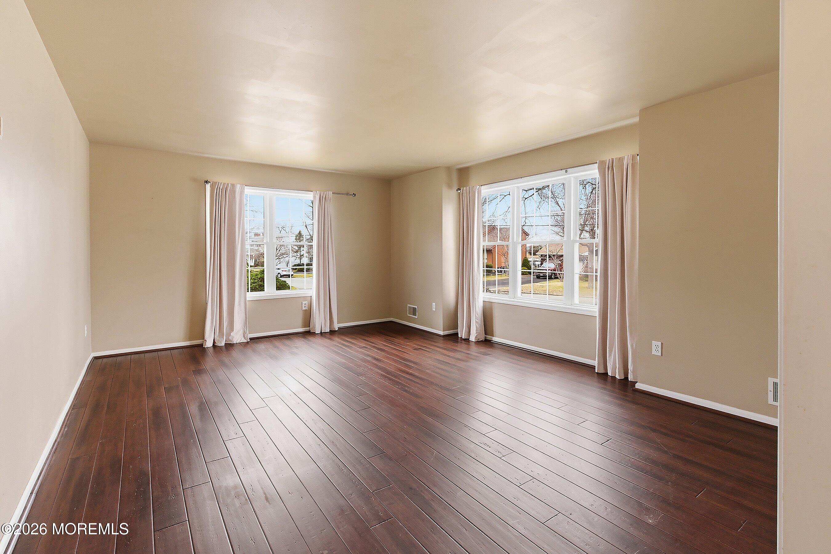 579 Harbor Road Brick, NJ 08724 - Photo 10 of 84 Living Room