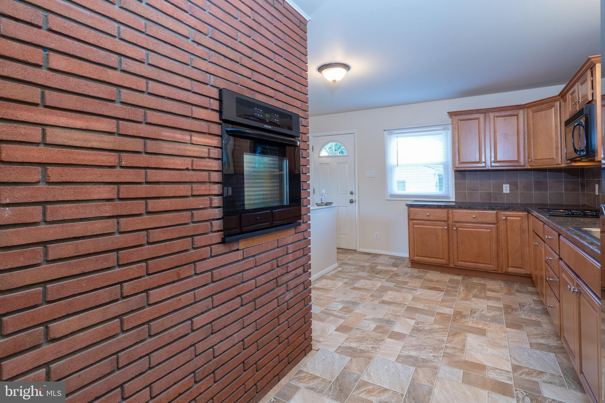 611 Capri Road Lancaster, PA 17603 - Photo 8 of 26 Gallery Image 8