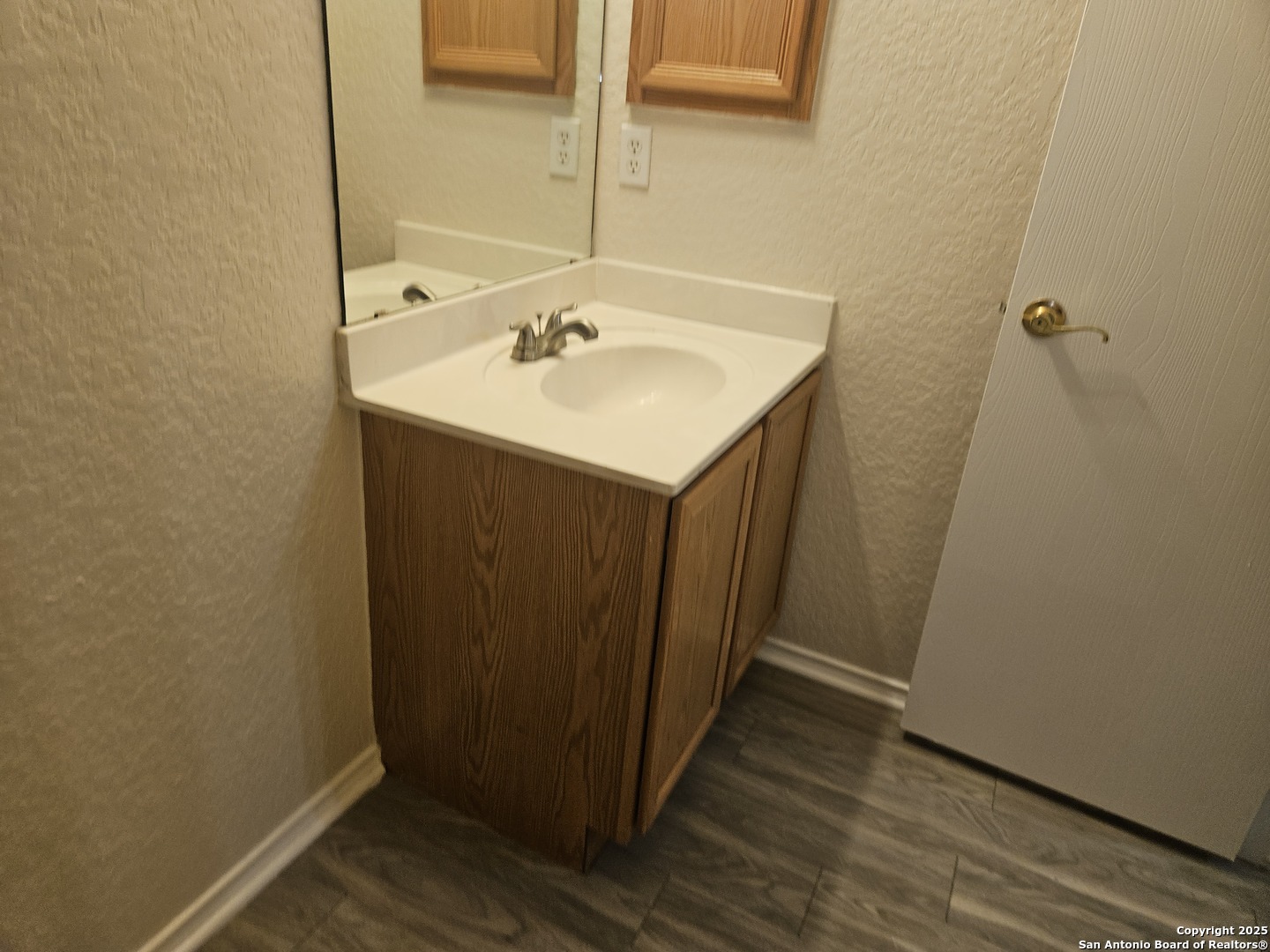 8911 Laguna Rio San Antonio, TX 78251 - Photo 18 of 28