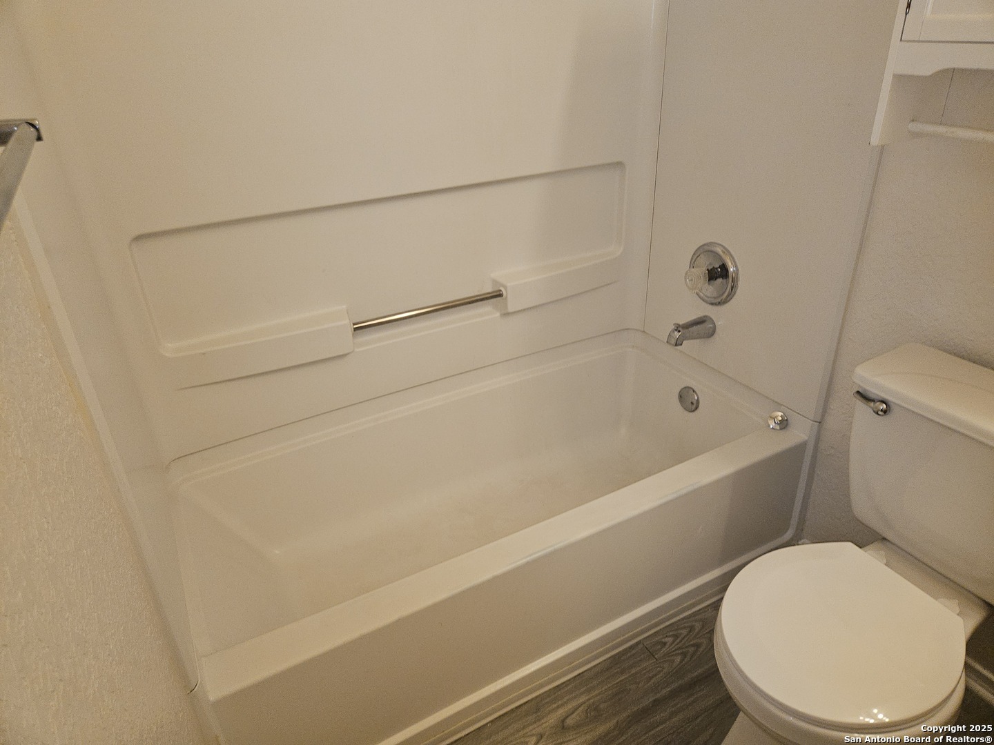 8911 Laguna Rio San Antonio, TX 78251 - Photo 23 of 28