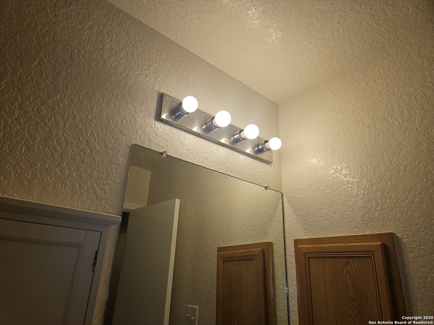 8911 Laguna Rio San Antonio, TX 78251 - Photo 26 of 28