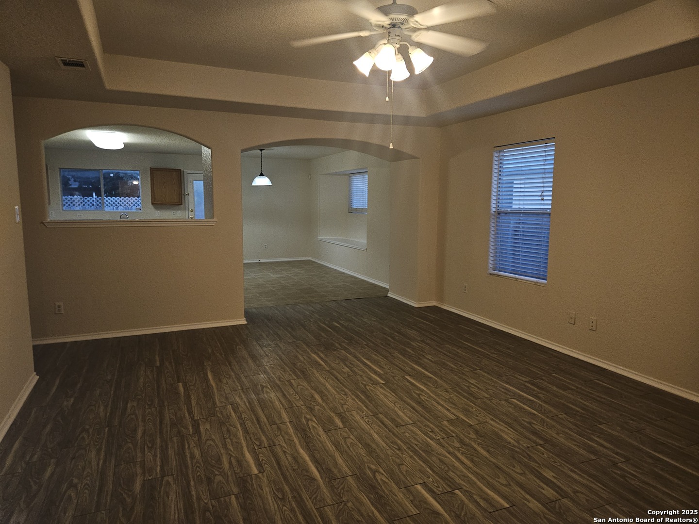 8911 Laguna Rio San Antonio, TX 78251 - Photo 4 of 28