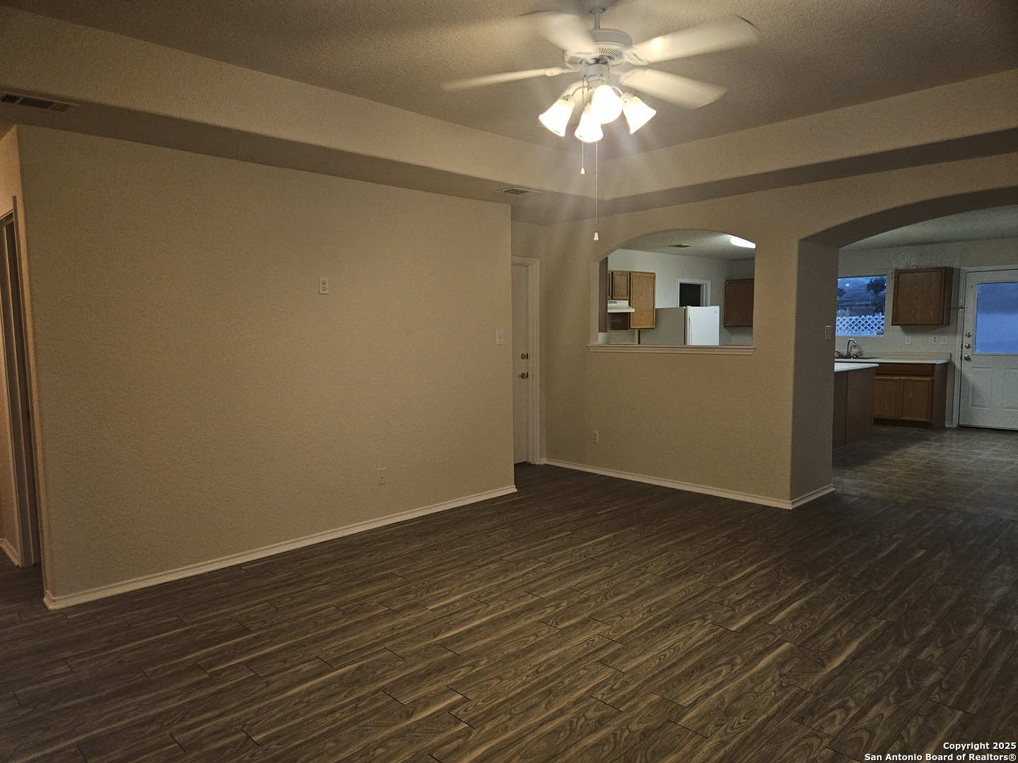 8911 Laguna Rio San Antonio, TX 78251 - Photo 6 of 28