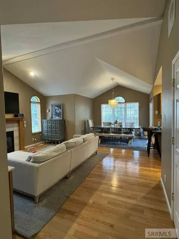 $1,950 | 945 Summer Court, Idaho Falls, ID 83404