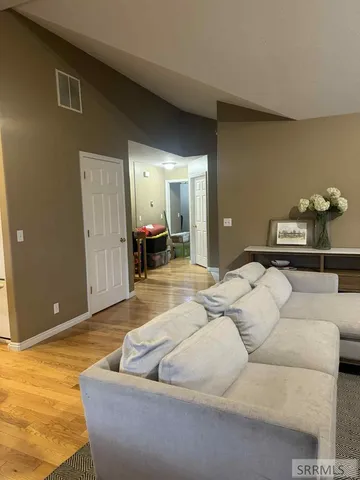 $1,950 | 945 Summer Court, Idaho Falls, ID 83404