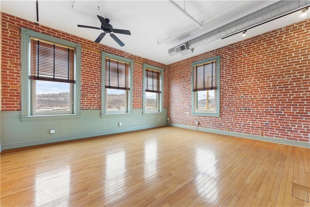 3501 Butler Street, Unit 2A Pittsburgh, PA 15201 - Photo 14 of 22 Could be office space, paint studio, or extra lounge space