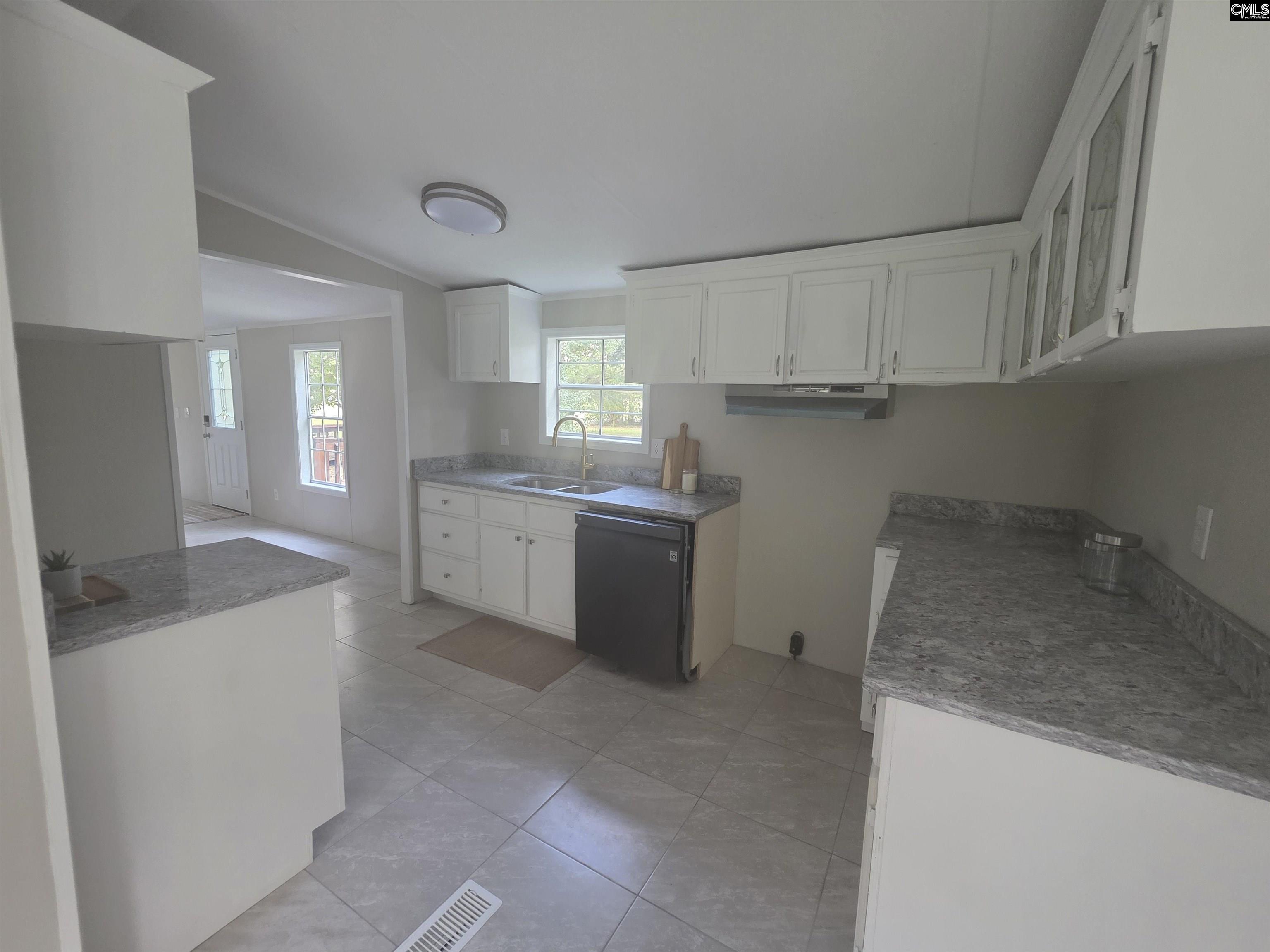 1527 Middlepen Road Southeast Orangeburg, SC 29115 - Photo 6 of 18