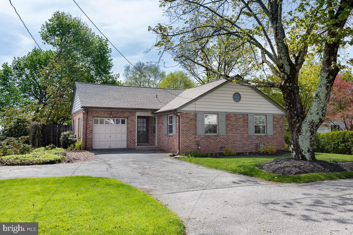 266 Reynolds Mill Road York, PA 17403 - Photo 2 of 31 Gallery Image 2