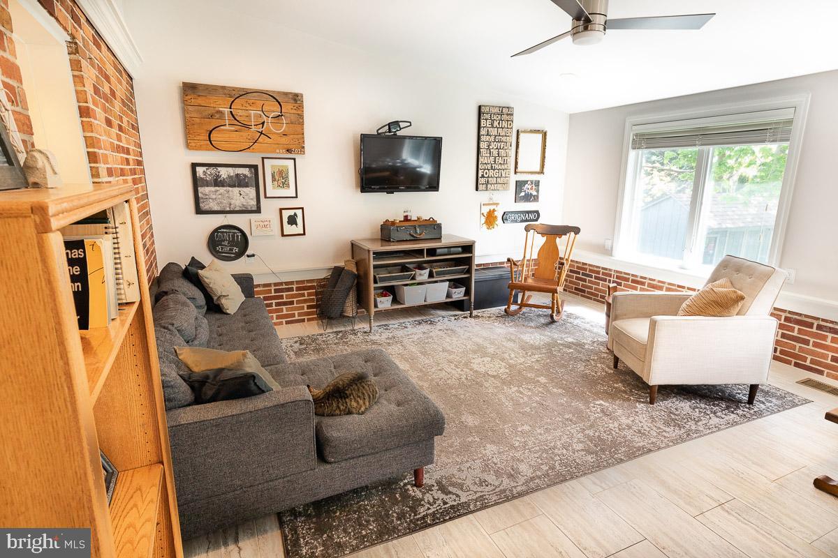 266 Reynolds Mill Road York, PA 17403 - Photo 6 of 31 Gallery Image 6