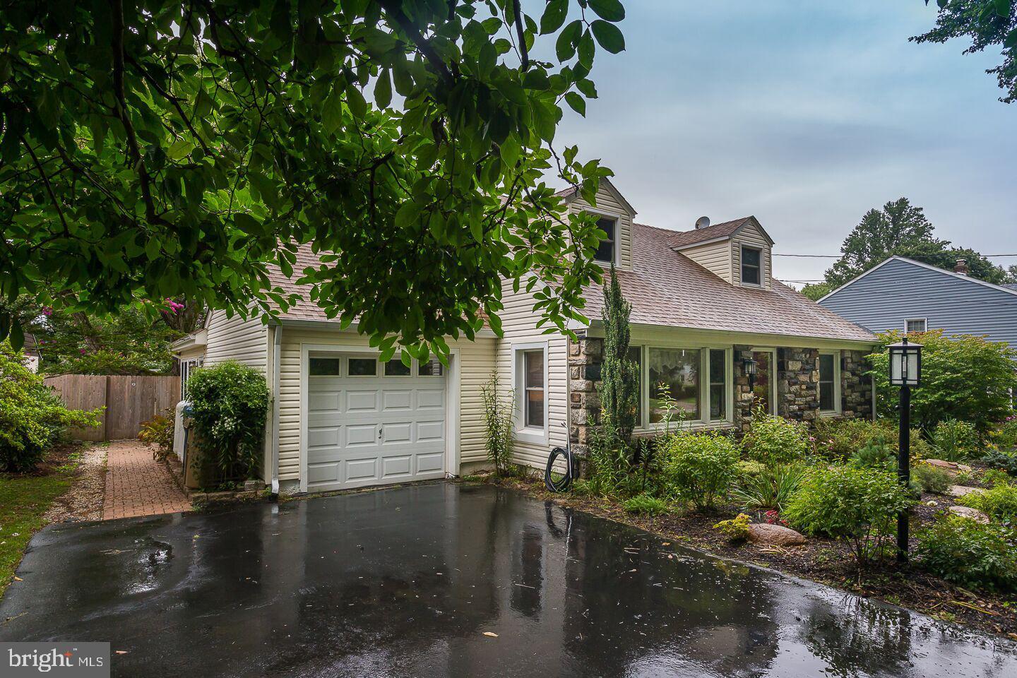 146 Ridgefield Road Newtown Square, PA 19073 - Photo 2 of 38