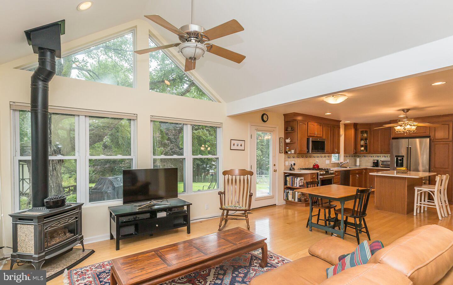 146 Ridgefield Road Newtown Square, PA 19073 - Photo 13 of 38 Family room and Kitchen