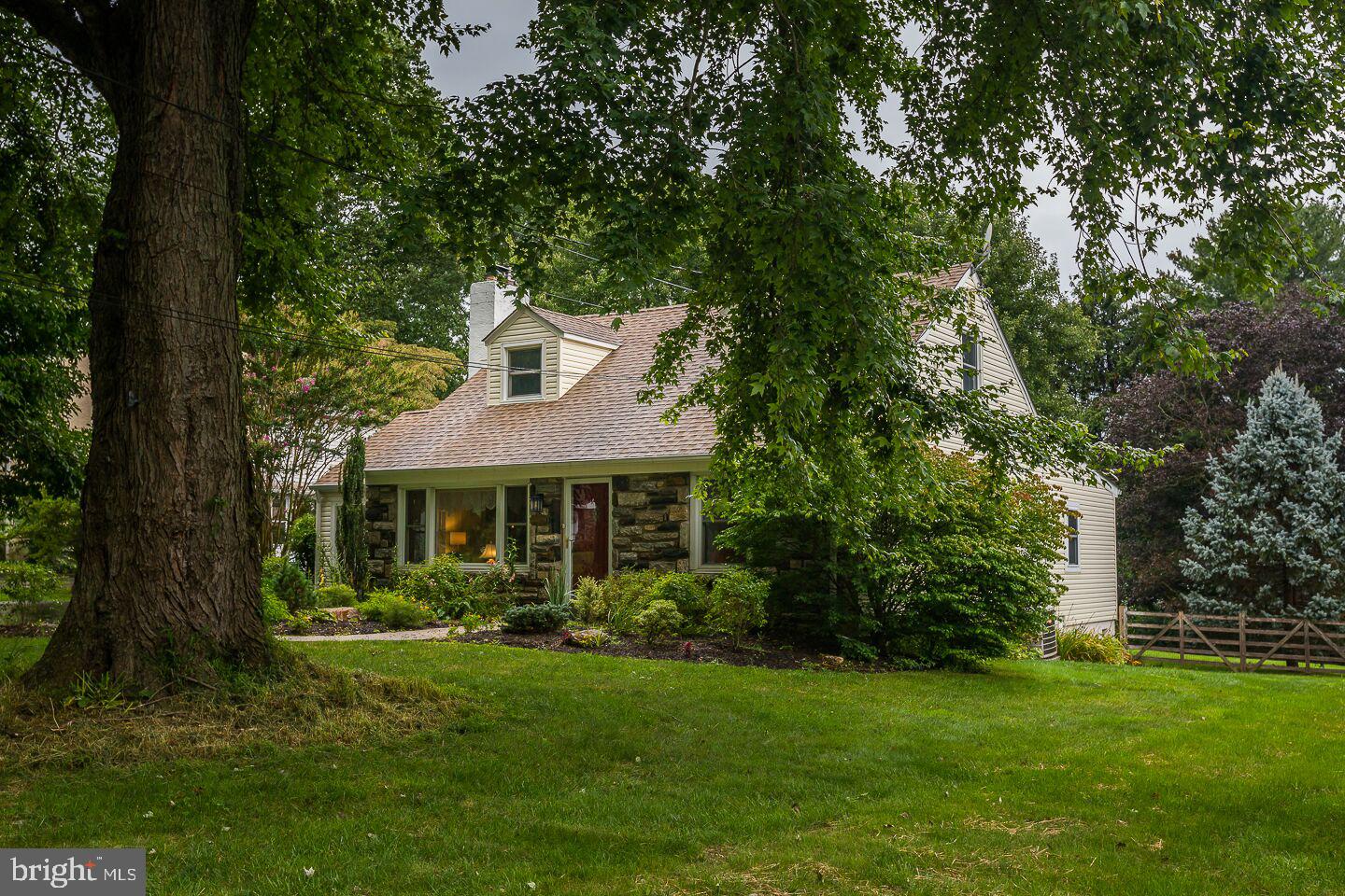 146 Ridgefield Road Newtown Square, PA 19073 - Photo 3 of 38