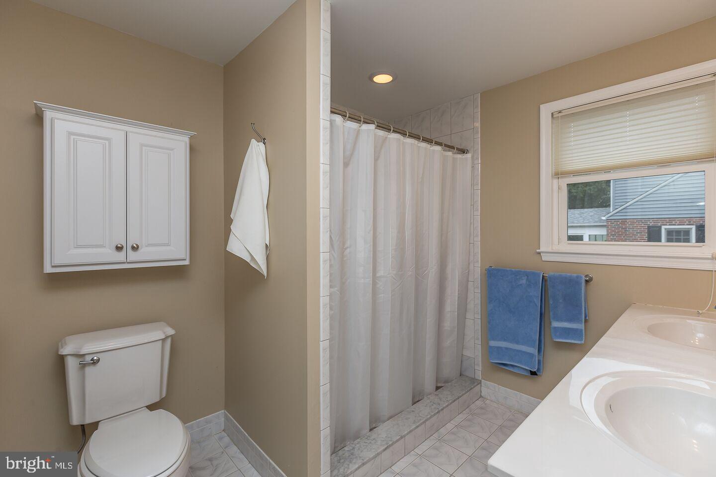 146 Ridgefield Road Newtown Square, PA 19073 - Photo 23 of 38 Master bath