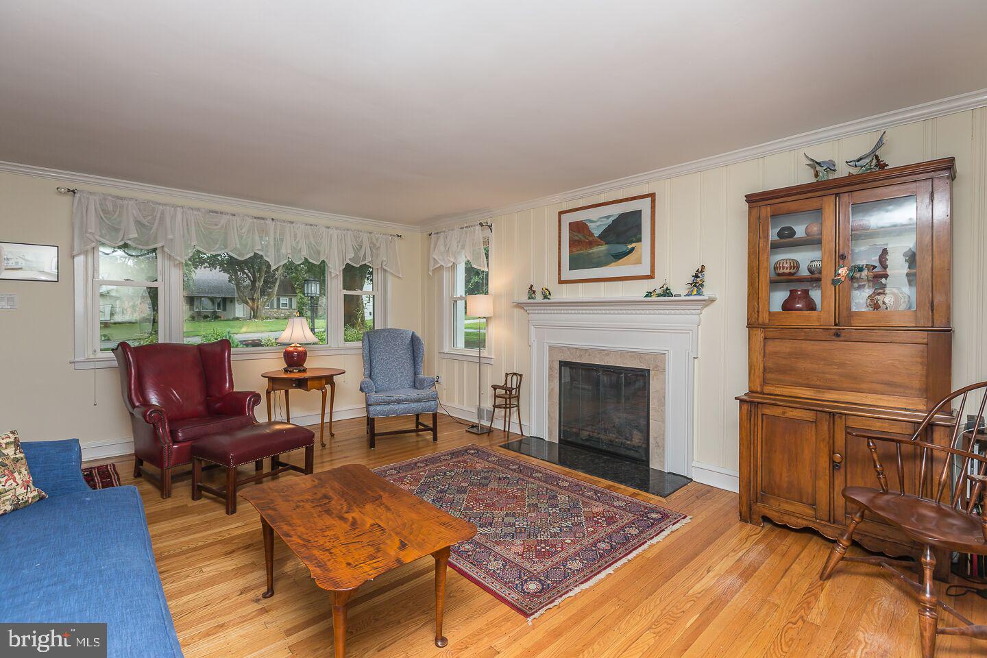 146 Ridgefield Road Newtown Square, PA 19073 - Photo 6 of 38 Living room