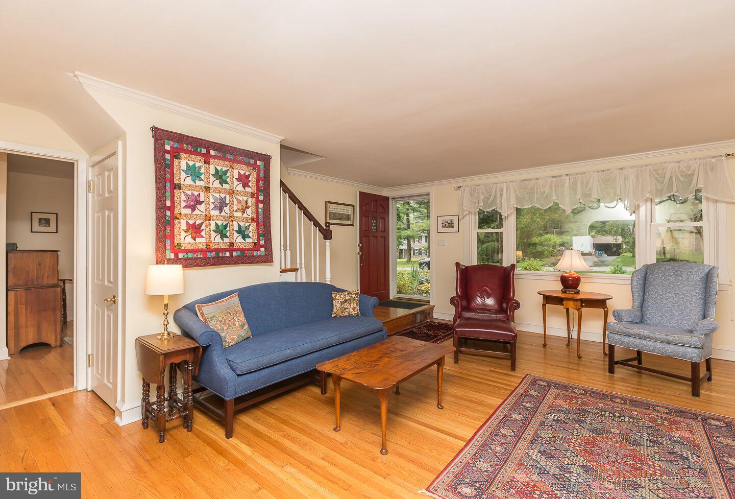 146 Ridgefield Road Newtown Square, PA 19073 - Photo 7 of 38 Living room