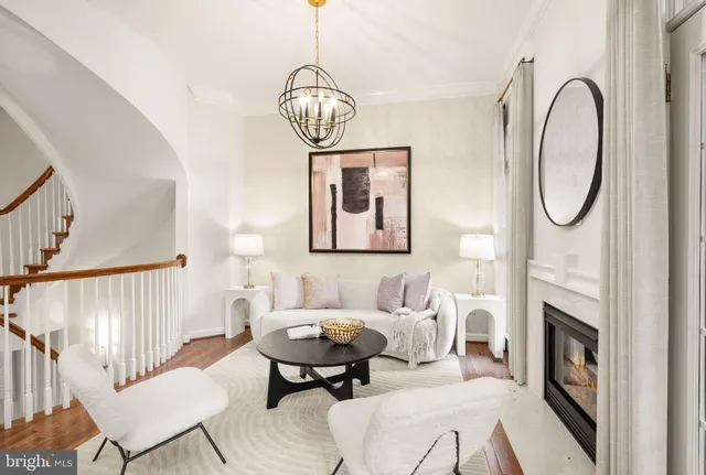 $1,185,000 | 7721 Spoleto Lane, Unit 9, McLean, VA 22102