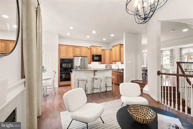 $1,185,000 | 7721 Spoleto Lane, Unit 9, McLean, VA 22102