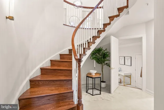 $1,185,000 | 7721 Spoleto Lane, Unit 9, McLean, VA 22102