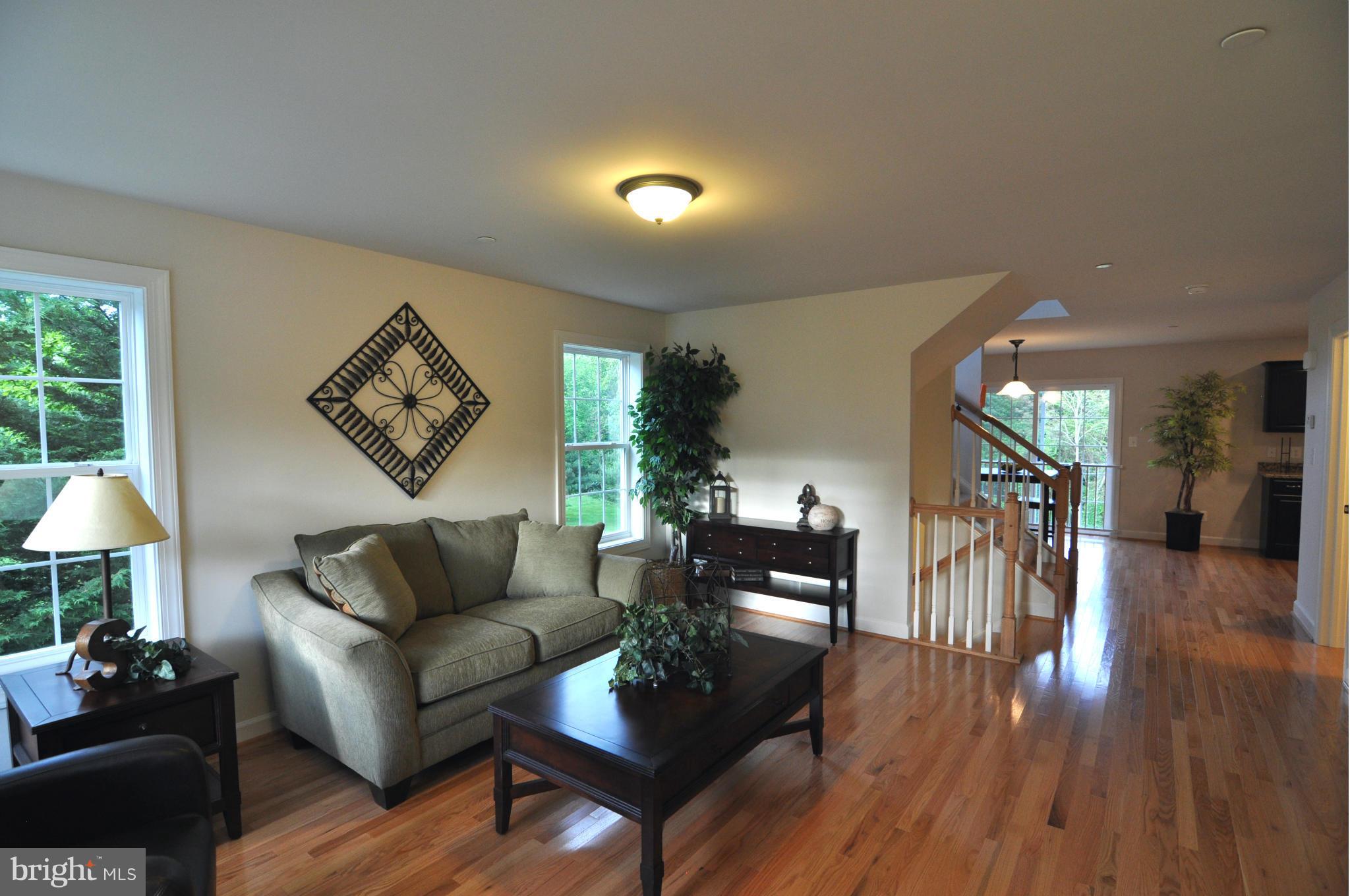 1301 Furnace Road Linthicum Heights, MD 21090 - Photo 5 of 23 Living Room